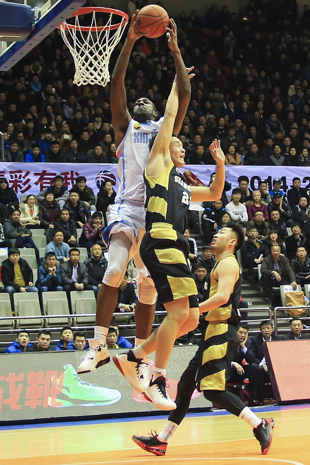 在线体育-勒沃库森队训练