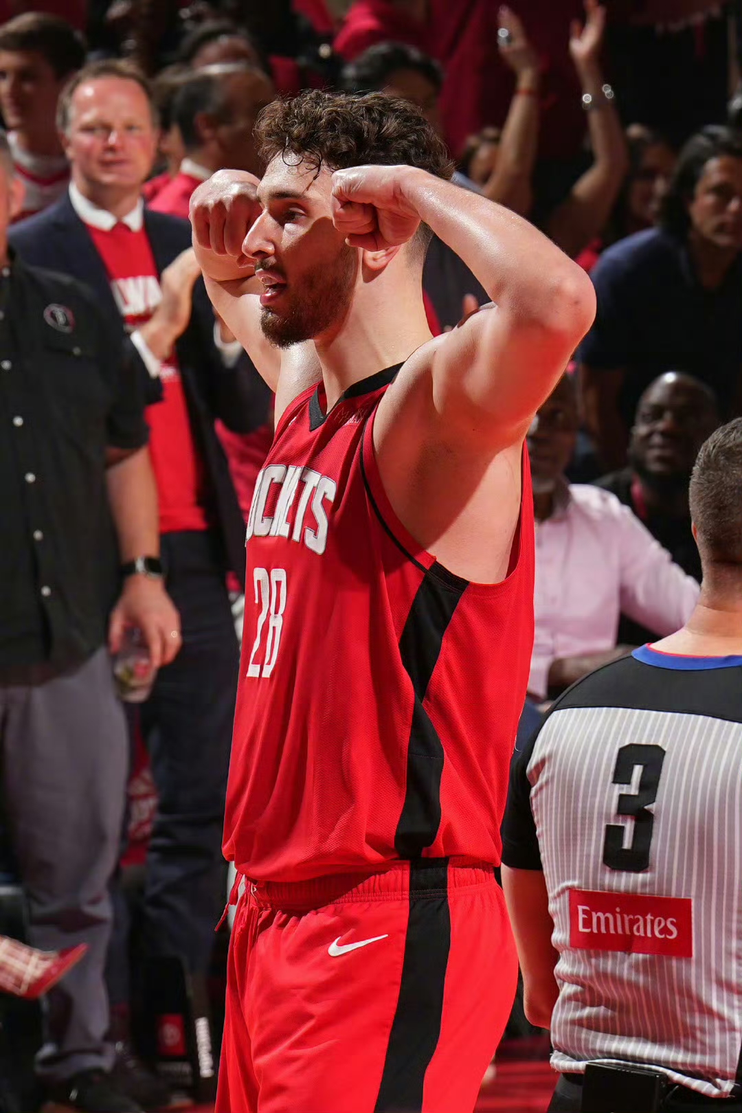 体育平台-里程碑夜金州勇士绝杀压哨，NBA总决赛国际比赛日刷纪录，压力陡增，细节决定成败的简单介绍